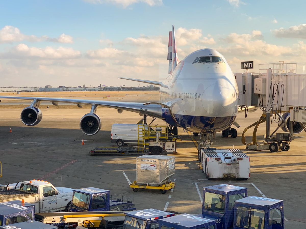 Cargo aircraft loading